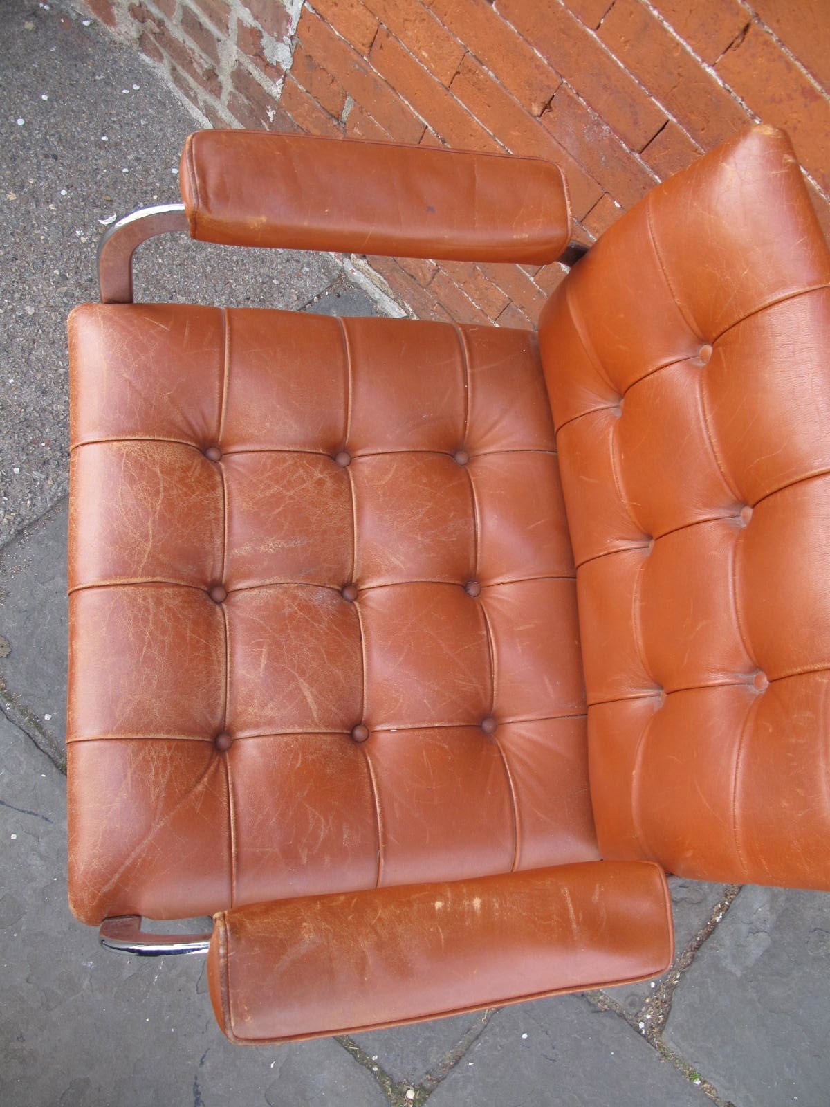 DeSede Cantilever Armchair with Tufted Leather In Good Condition In Brooklyn, NY