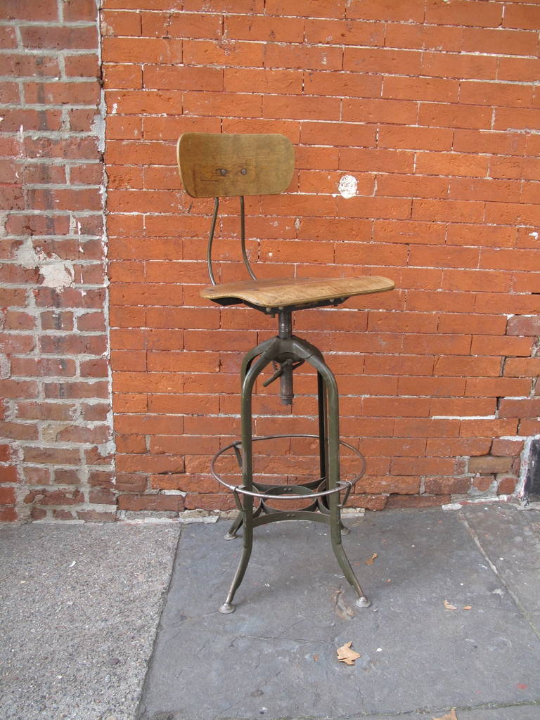 Adjustable height and back rest.