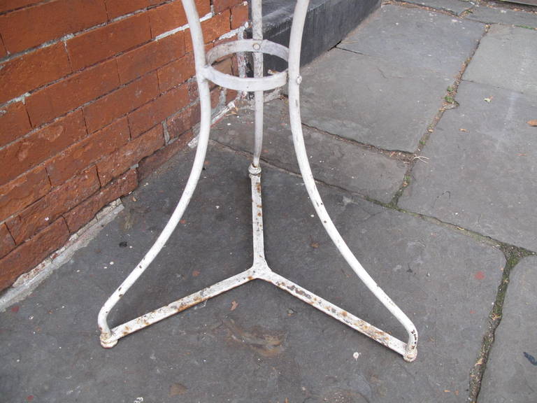 Painted French Iron Bistro Table In Good Condition In Brooklyn, NY