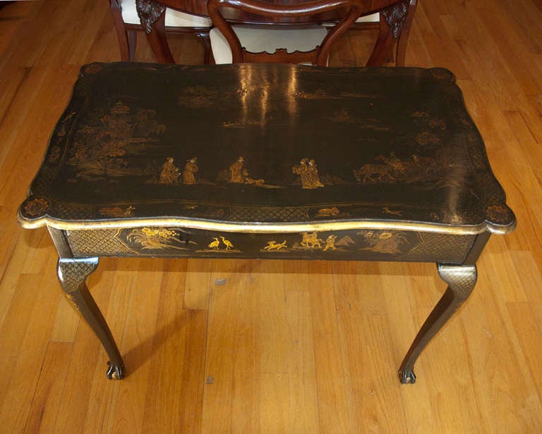 19th Century Black Lacquered Chinoiserie Tea Table with Painted Scenes 3
