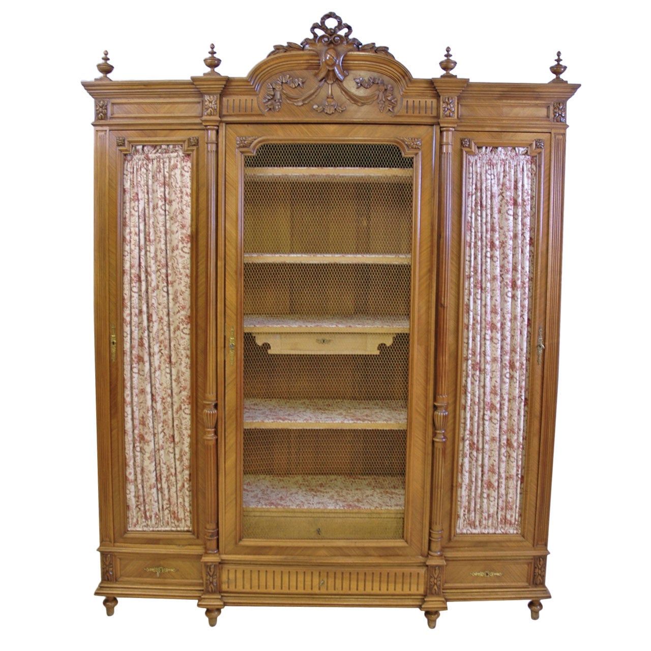 Belle Époque  French Walnut Armoire with Three Doors, c.1880