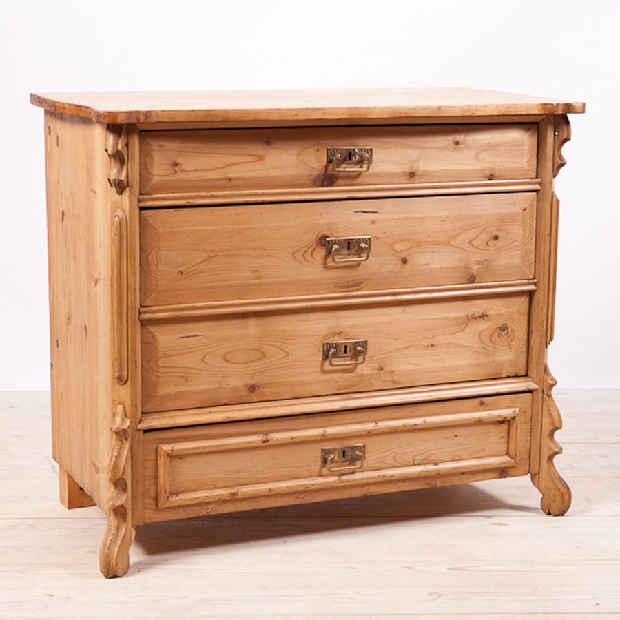 German Louis Philippe Chest of Drawers in Pine, circa 1850 In Excellent Condition In Miami, FL