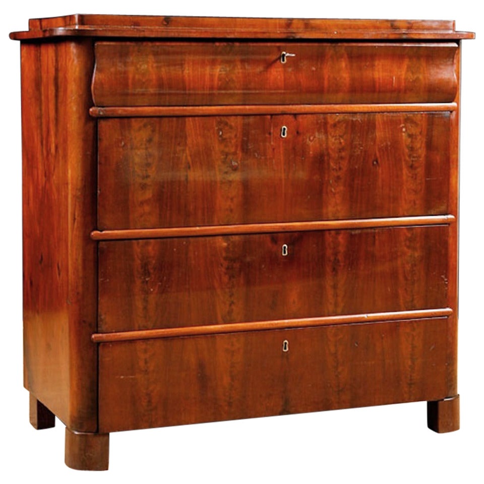 North German Biedermeier Chest of Drawers in Bookmatched Mahogany, circa 1840