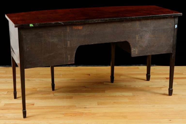 English George III Bow-Front Huntboard or Sideboard in Mahogany, circa  1775 For Sale 3