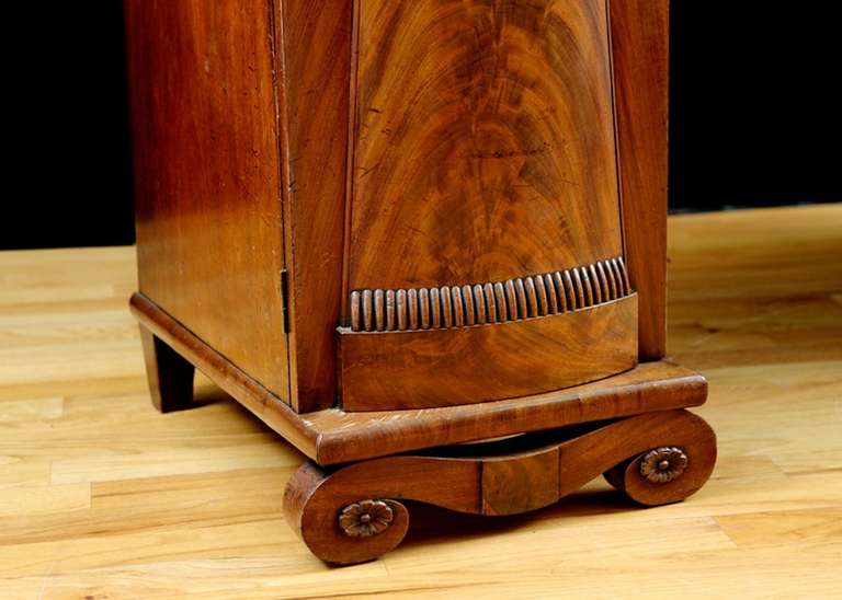 English Regency Sideboard in Mahogany, circa 1820 1