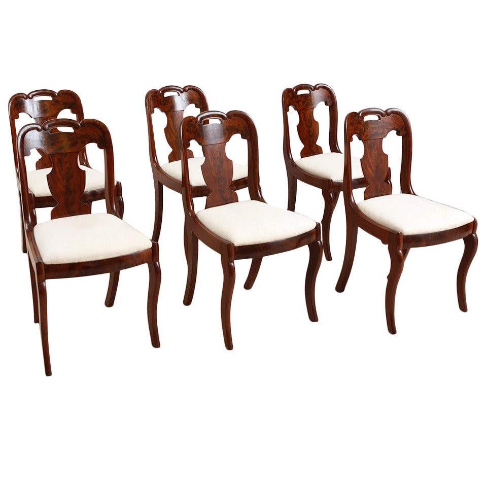 Ensemble de six chaises de salle à manger Empire américaines, vers 1830