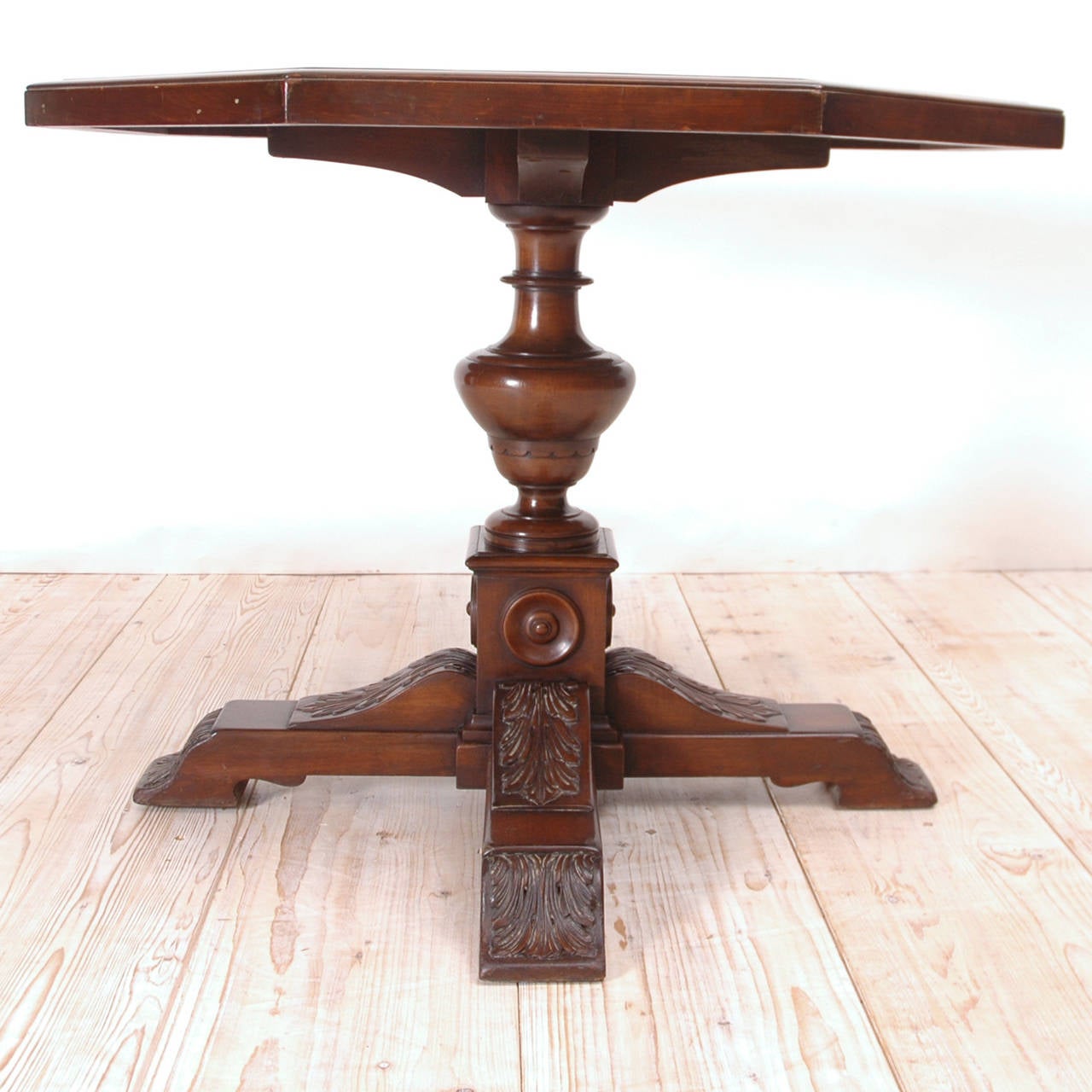 American Neo-Renaissance Octagonal Table in Walnut with Acanthus Carved Center Pedestal