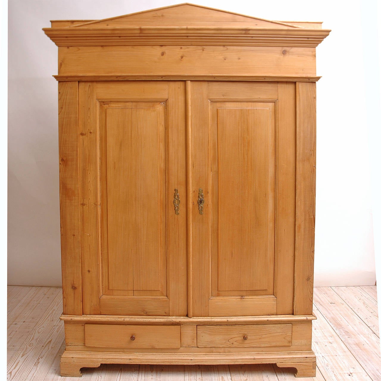 Neoclassical Pine Armoire, circa early 1800's In Excellent Condition In Miami, FL