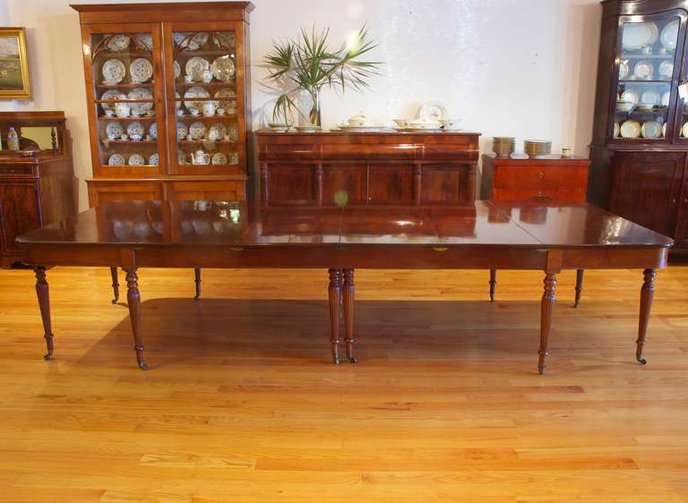 19th Century Long English Regency Banquet Dining Table in Mahogany w/ 4 Leaves, c. 1820