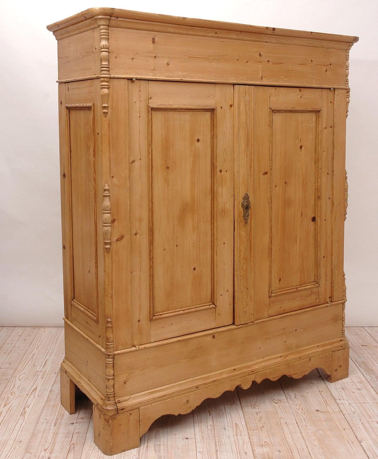 North German Pine Armoire, circa 1830 1