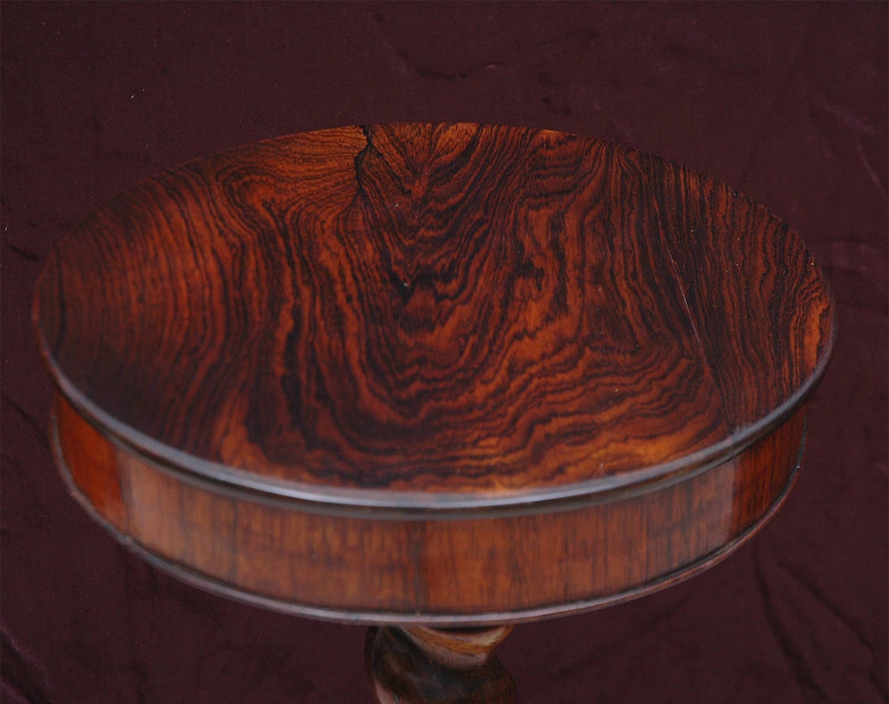 Napoleon III 19th Century Small Rosewood Round Tripod Table