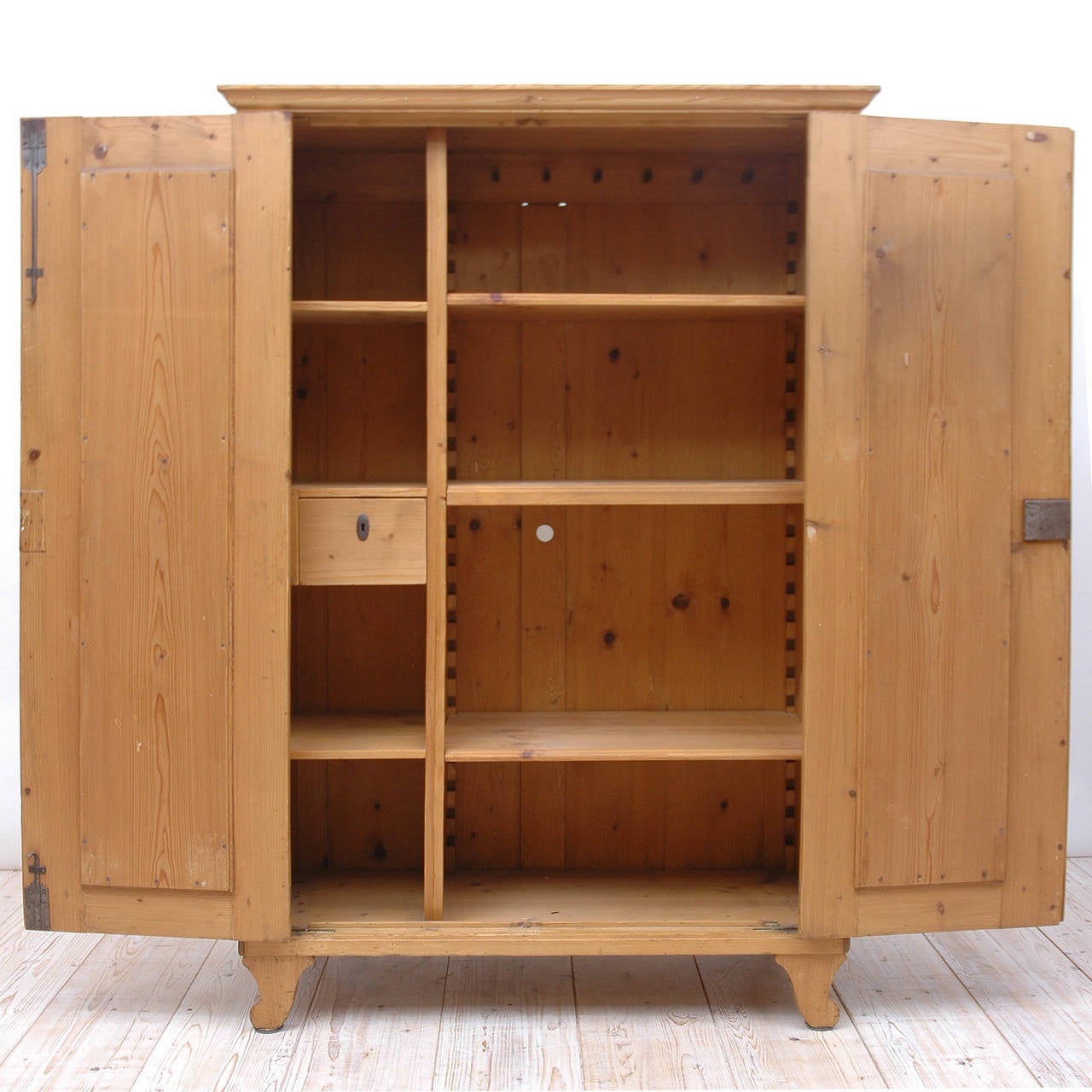 19th Century Austrian Armoire in Pine 1