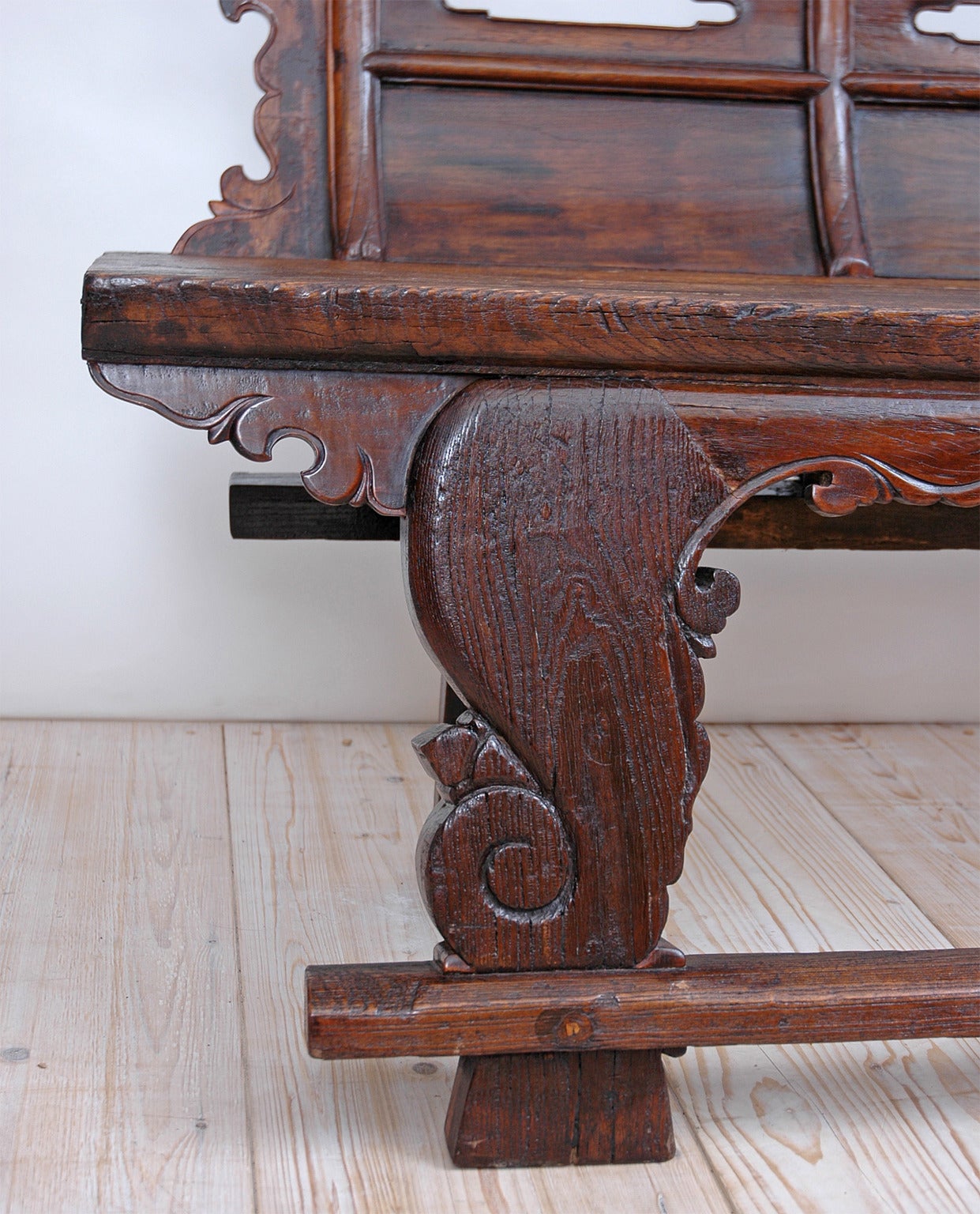Fin du XVIIIe siècle Long banc chinois Qing en orme, Shanxi, vers 1800 en vente