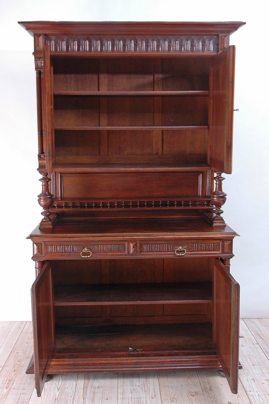 French Renaissance Style Buffet a Deux Corps in Carved Walnut, circa 1880 For Sale 2