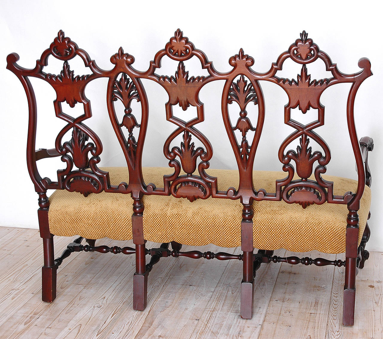 Upholstery Gilded Age American Neo-Gothic Carved Settee in Mahogany, circa 1890 For Sale