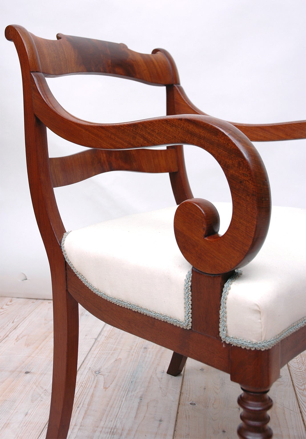 Fine Mahogany Single Armchair or Fauteuil, Northern Europe, circa 1830 In Good Condition In Miami, FL