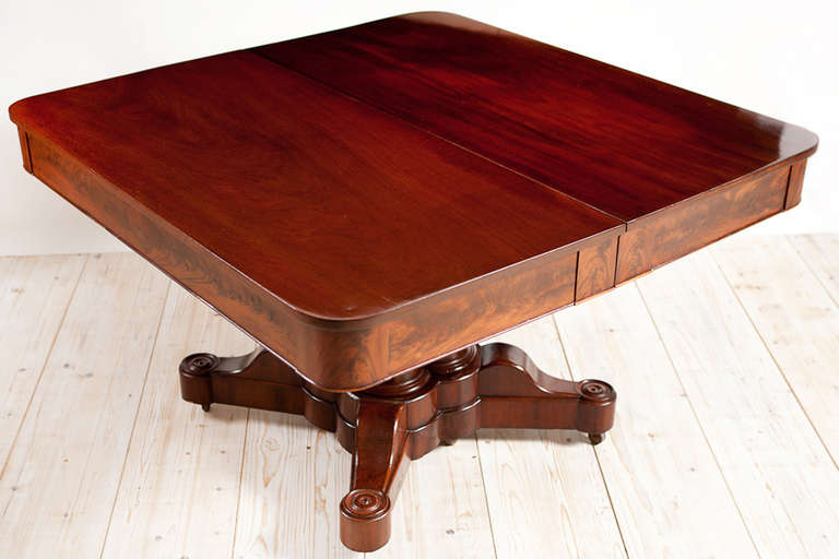 Polished American Empire Cluster Base Dining Table, circa 1830