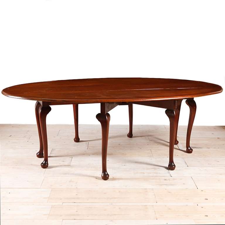 English mahogany Pembroke or wake table with Queen Ann leg, circa 1880.
Measures: 95