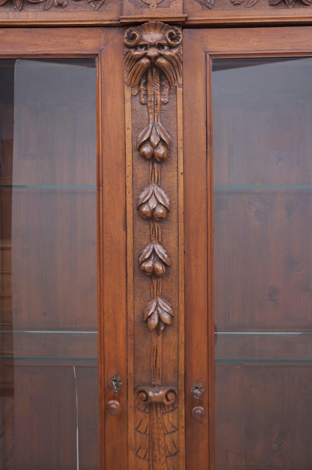 Flemish Renaissance Style Bookcase Vitrine in Walnut, Belgium, c. 1890 1