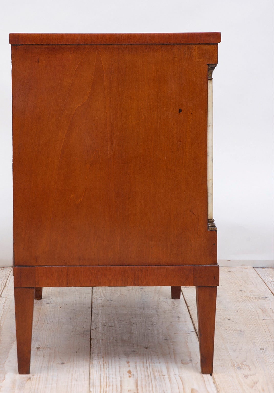 Small Empire Chest of Drawers in Mahogany with Marble Columns, Sweden, c. 1790 For Sale 2