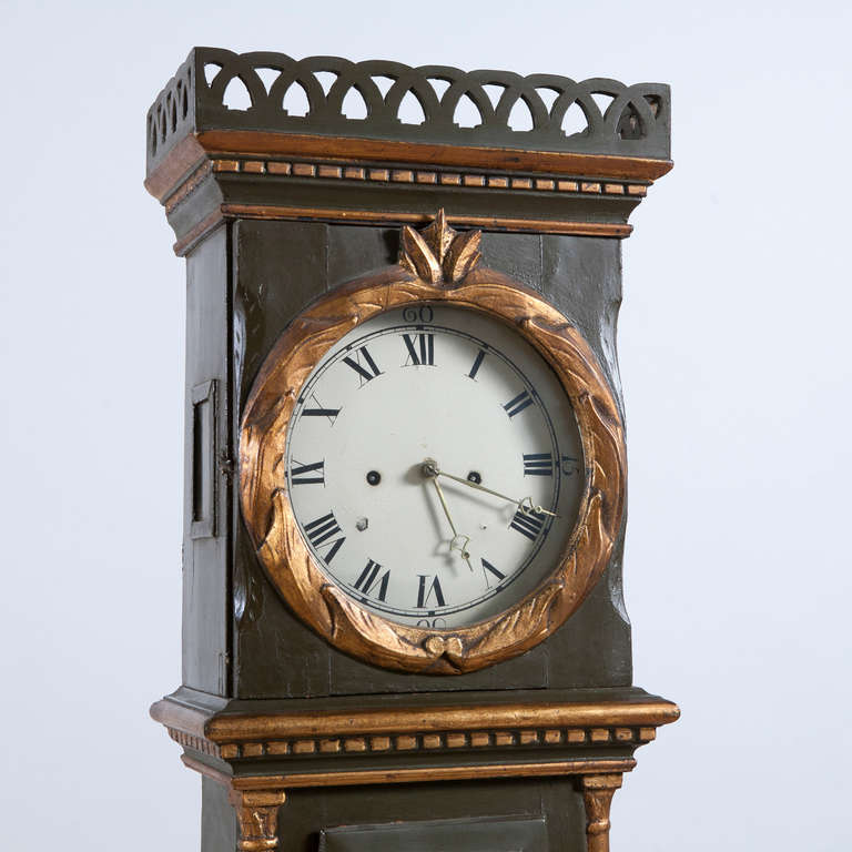 Country Horloge danoise en pin peint de Bornholm, vers 1825 en vente