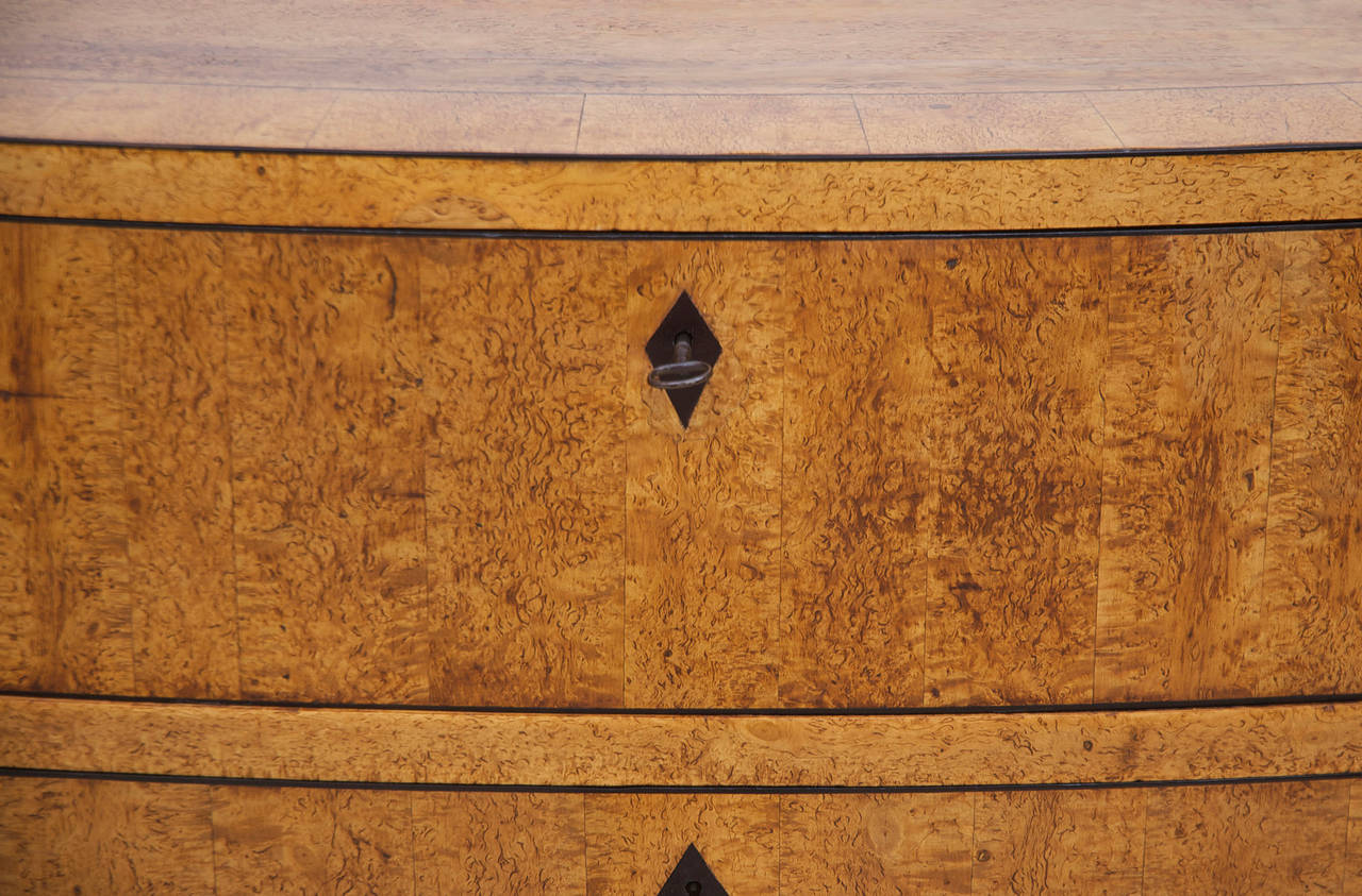 Early 19th Century Empire Bow-Front Chest of Drawers in Burled Olivewood