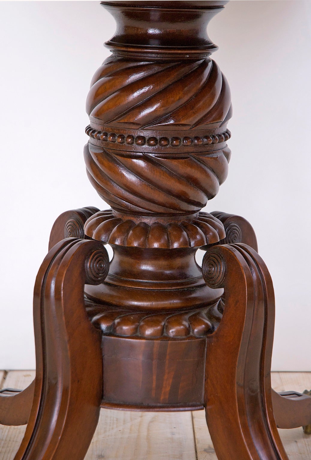 American Federal Side Table in Mahogany, Boston circa 1815 1