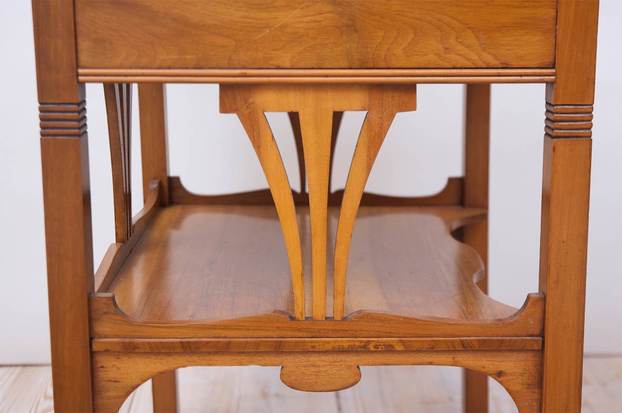 Art Nouveau Jugendstil Side Table in Walnut and Walnut Parquetry