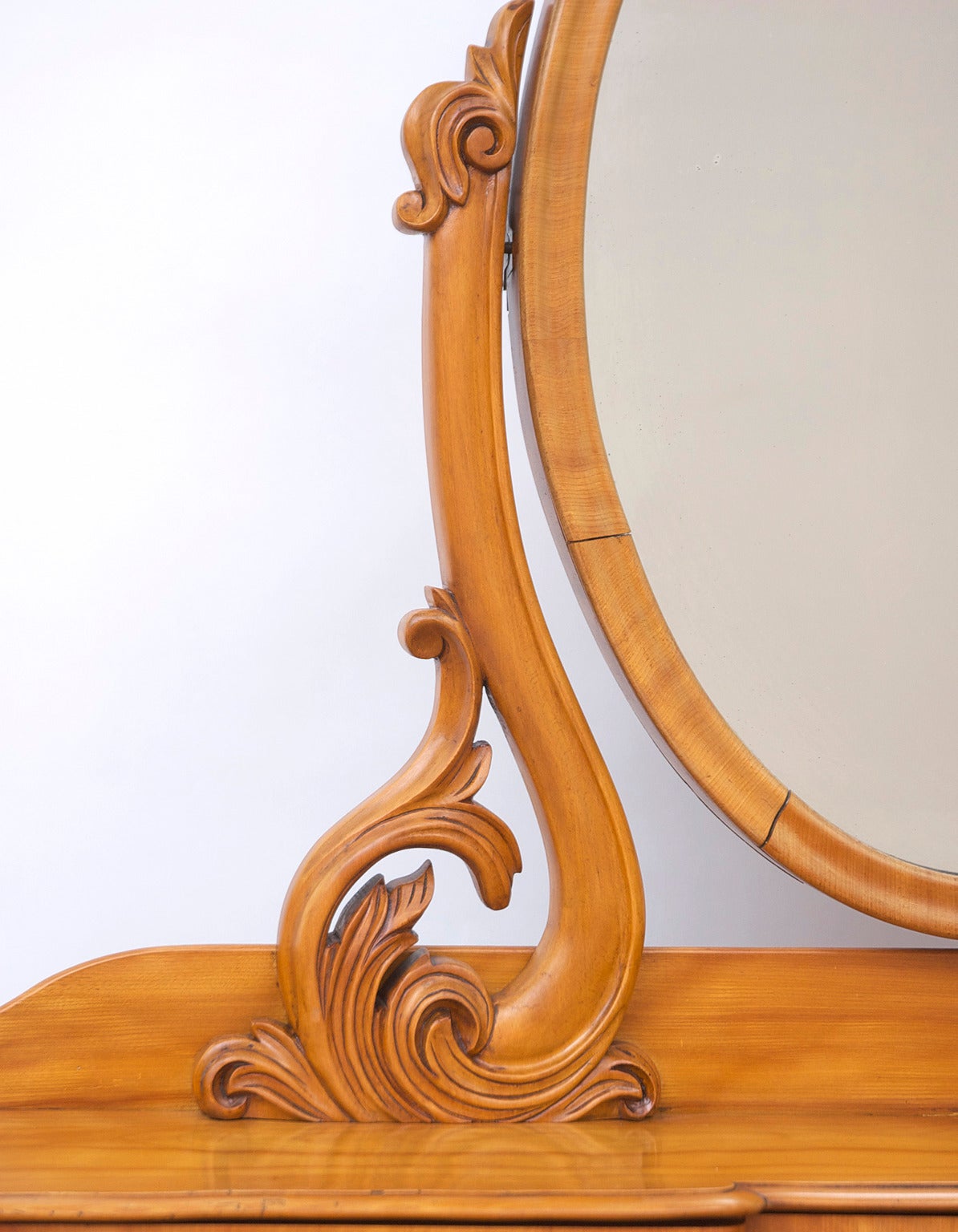 English Regency Dressing Table with Mirror in Satinwood In Excellent Condition In Miami, FL