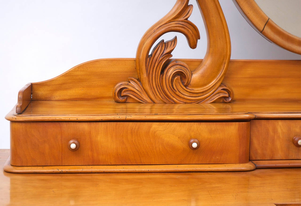 Mid-19th Century English Regency Dressing Table with Mirror in Satinwood