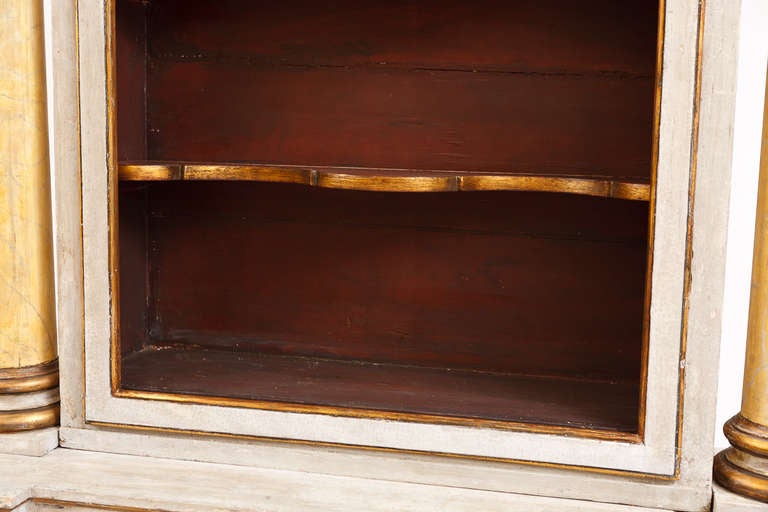 19th Century Italian Neoclassical Painted Display Cabinet w/ Faux Marble Columns In Good Condition In Miami, FL