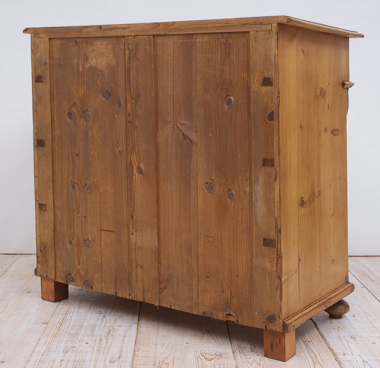 German Jungendstil Chest of Drawers in Pine, circa 1900 3