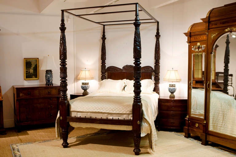 Antique Queen-Size Carved Four-Poster American Empire Bed, Philadelphia, c  1825 For Sale at 1stDibs | antique poster bed, queen size bed размер, queen  size bed near me