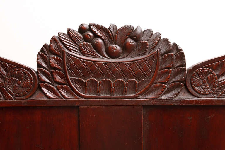 Hand-Carved  Antique Queen-Size Carved Four-Poster American Empire Bed, Philadelphia, c 1825 For Sale