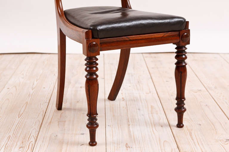 Set of Four English William IV Rosewood Side or Dining Chairs, circa 1830 In Good Condition In Miami, FL