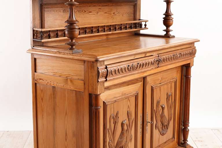 French Harvest Buffet in Pitch Pine from Brittany, circa 1860 For Sale 2