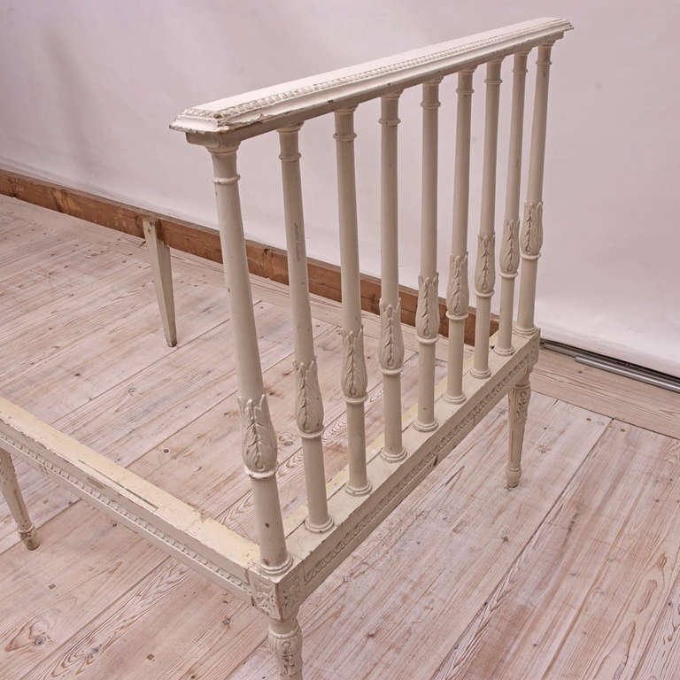 Swedish Banquette or Daybed with Vintage Hand-Painted Fabric, Mid-1800s 5