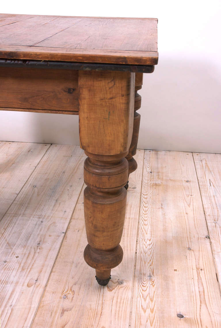 19th Century English Victorian Extension Table in Pine