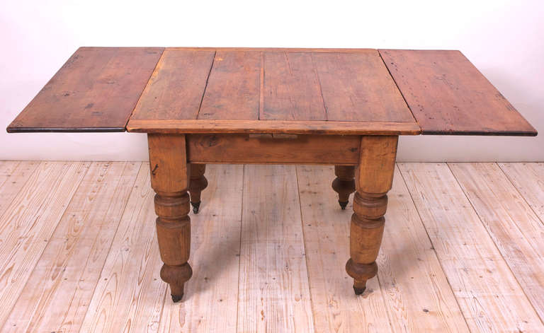 Maple English Victorian Extension Table in Pine