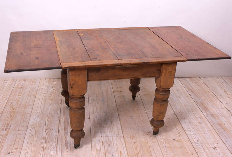 English Victorian Extension Table in Pine 1