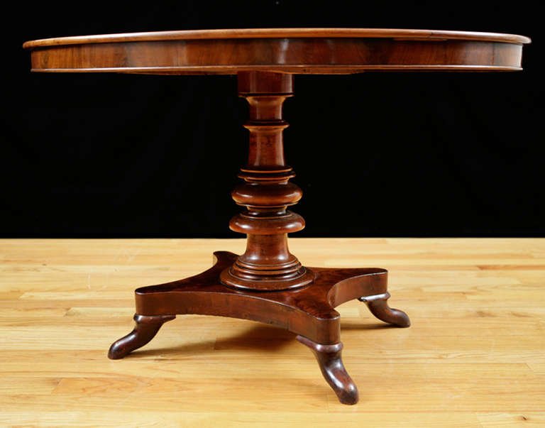 19th Century Oval Center Table in Mahogany with Turned Pedestal