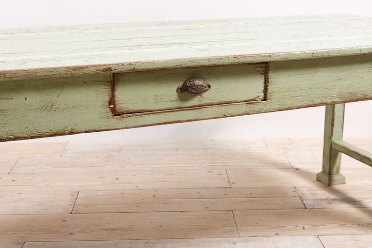 American Plank Top Painted Farmhouse Dining Table, circa 1900 In Excellent Condition In Miami, FL