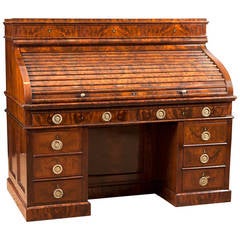 Napoleon III Pedestal Desk in Bookmatched West Indies Mahogany, circa 1860 4