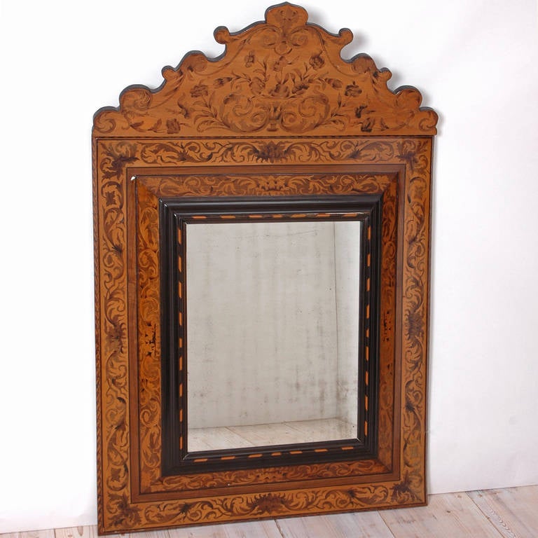 Mirror with cornice: 33 1/2