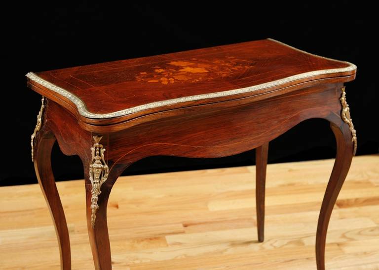 French Belle Époque Game Table in Rosewood with Marquetry & Ormolu, circa 1880 In Good Condition For Sale In Miami, FL