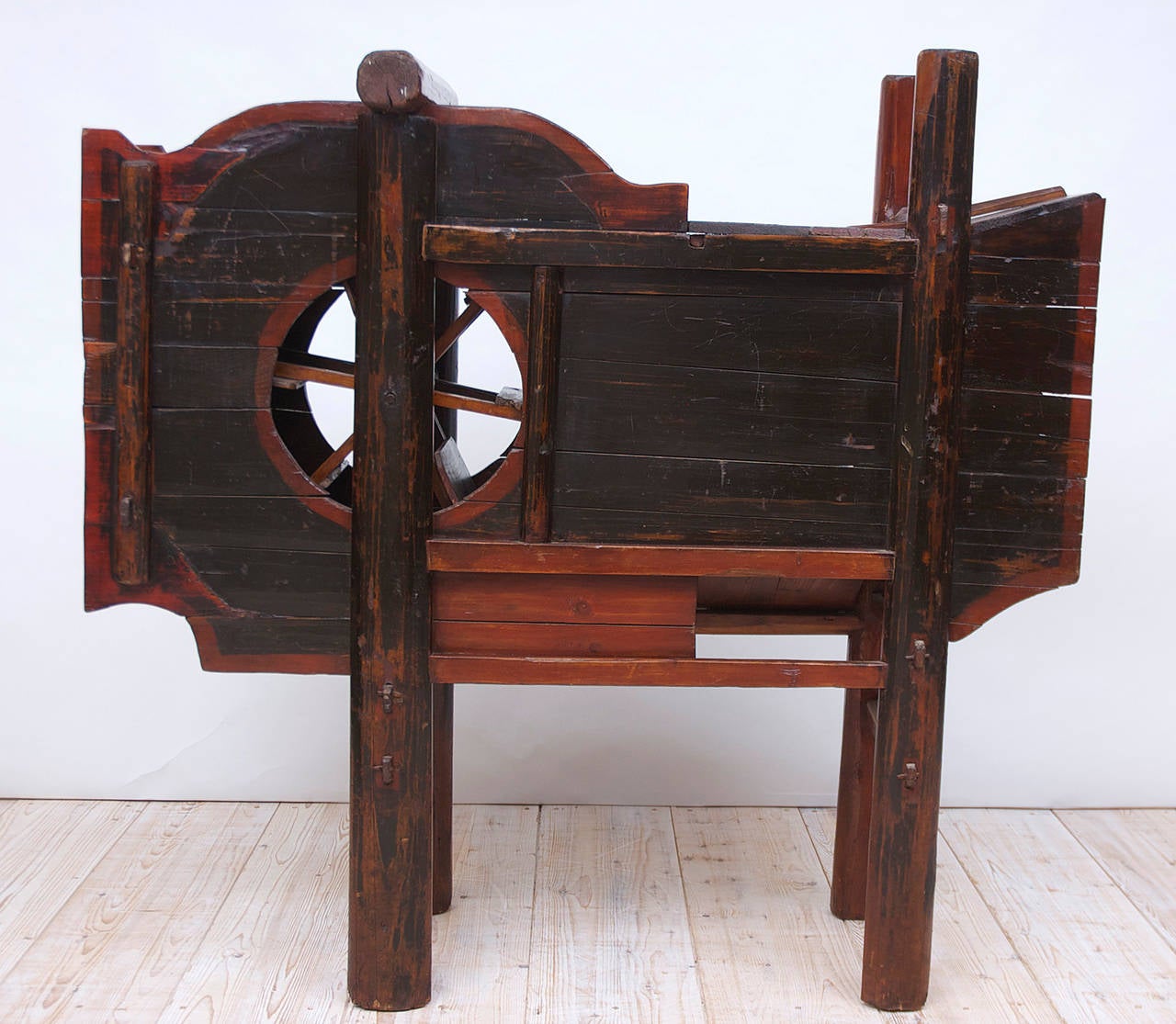 Lacquered 19th Century Wooden Chinese Rice Thresher with Painted Scenes For Sale