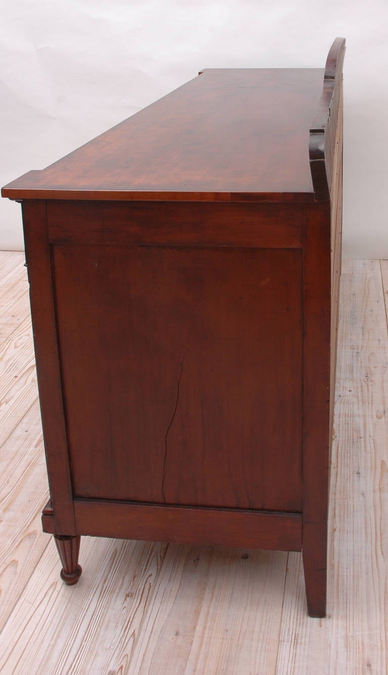 American Sheraton Sideboard, circa 1810 3