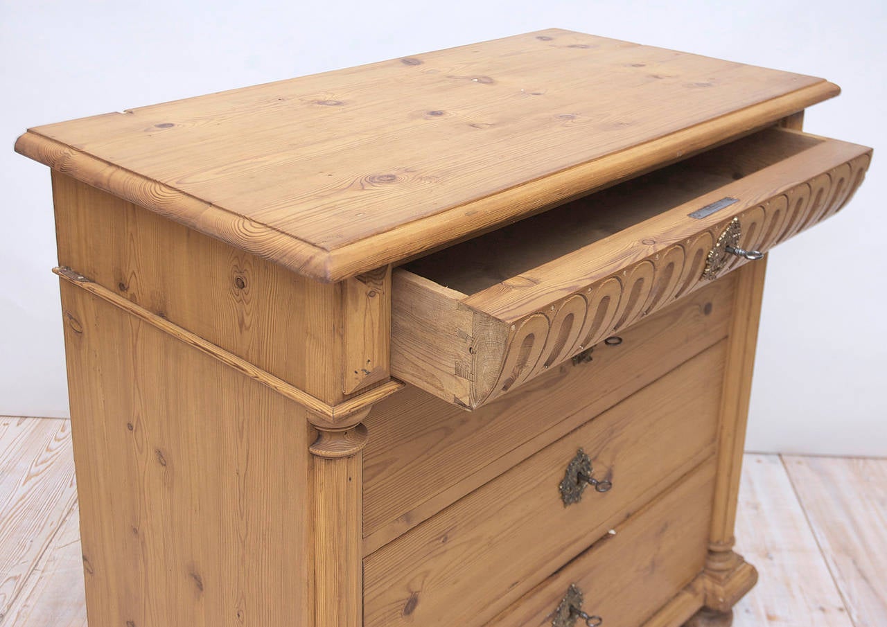 19th Century Swedish Chest of Drawers in Pine 2
