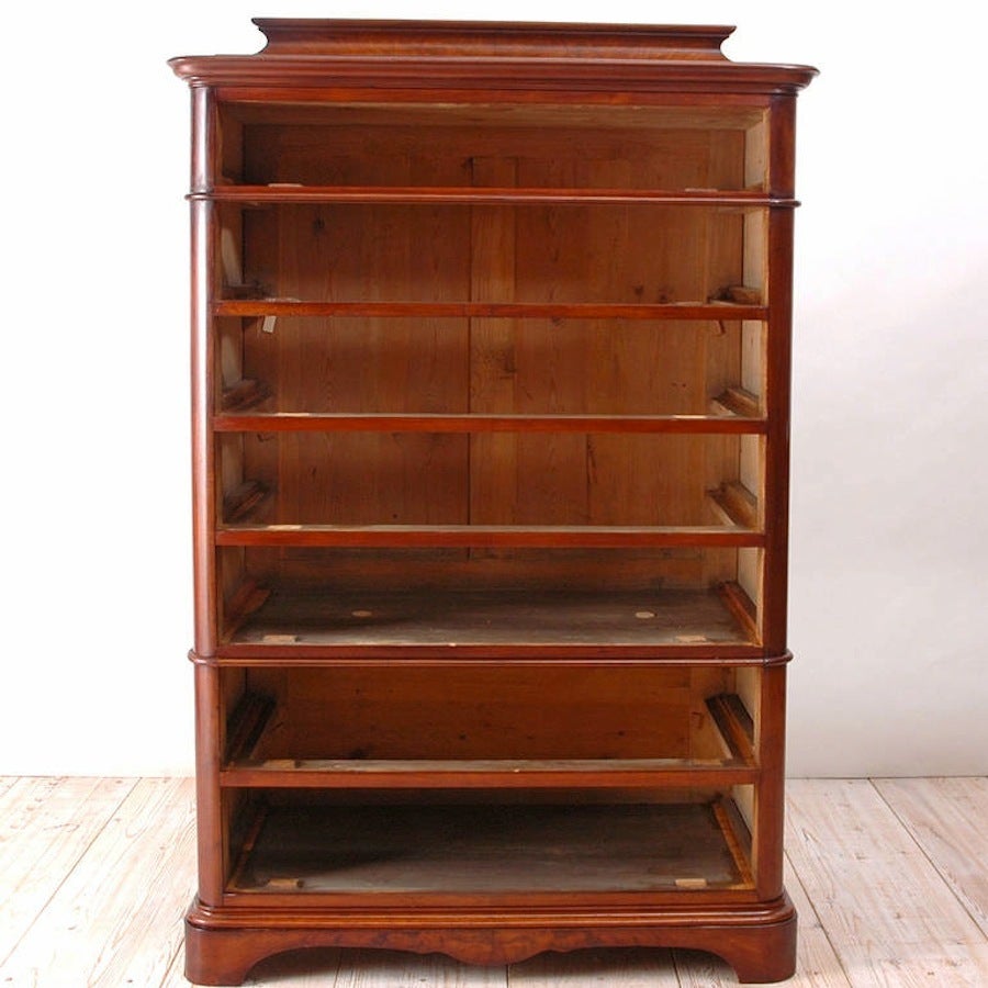 Tall Chest of Drawers in Mahogany, Northern Europe, circa 1850 In Excellent Condition In Miami, FL