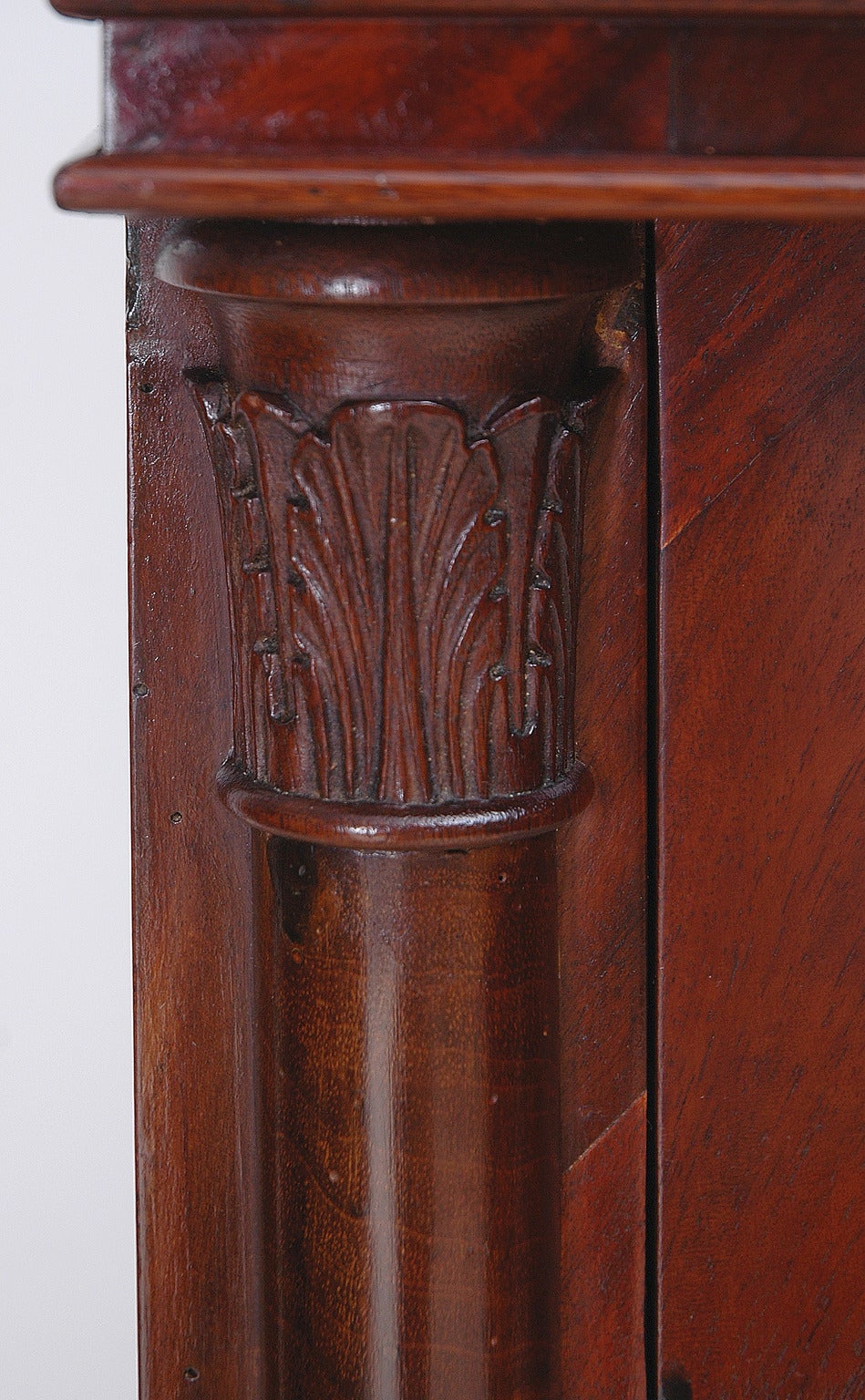 Biedermeier Tall Chest of Drawers in Book-Matched Mahogany, Copenhagen, c. 1820 In Good Condition For Sale In Miami, FL